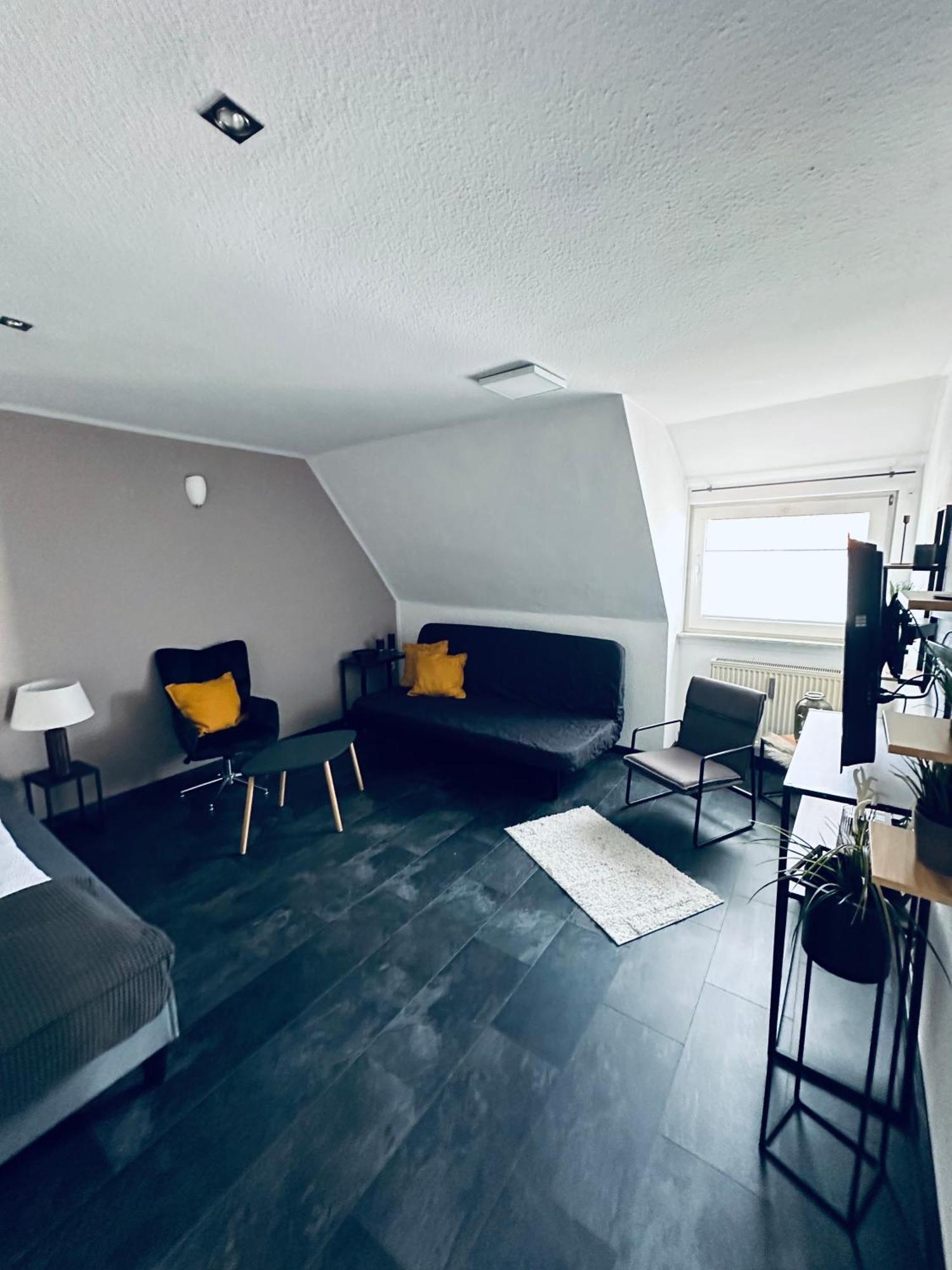 Mit Balkon In Appartement